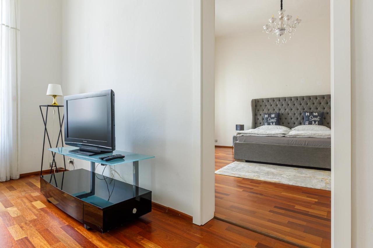 Newly Renovated Apartment In The Old Town Bratislava Exterior photo